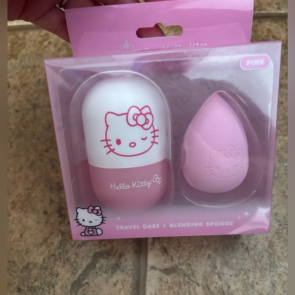 NIB Impressions Hello Kitty *Bundle* Mirror and Makeup Sponge set. - Picture 5 of 13